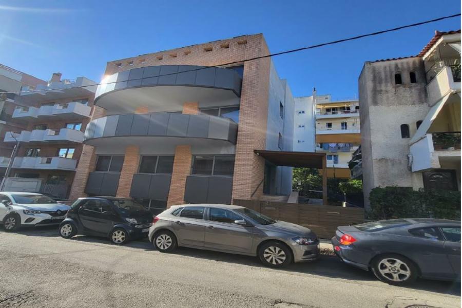 Mixed use building in Paradeisos, Marousi