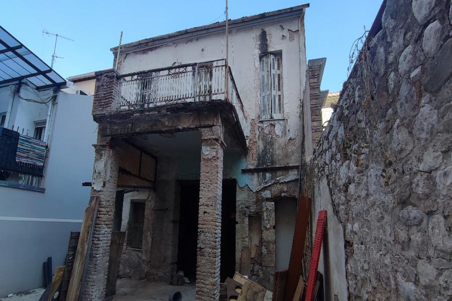 Mixed use building in Patras